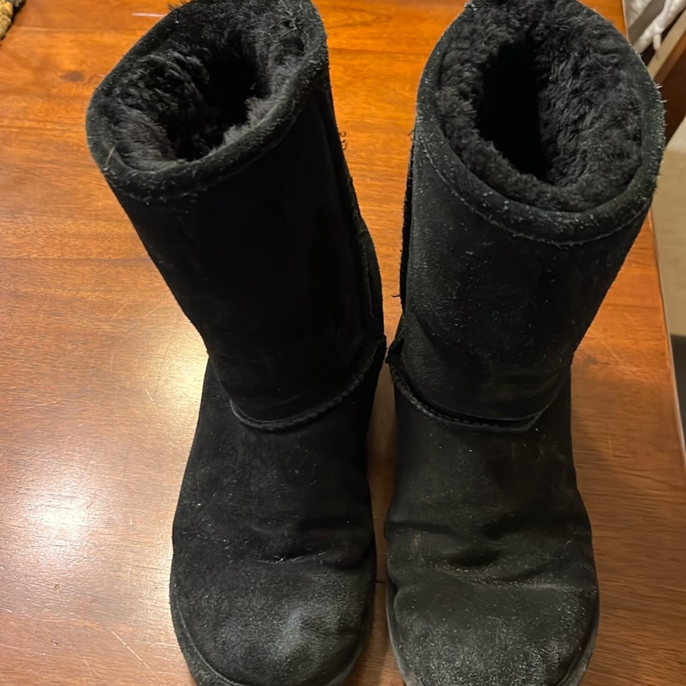 Women's BearPaw black size 9
